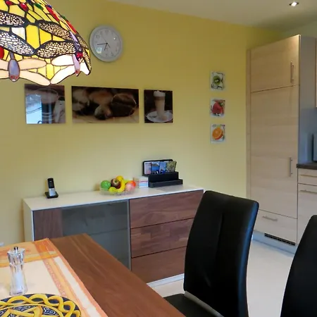 Familie Schwarze * 그렌자흐뷜렌